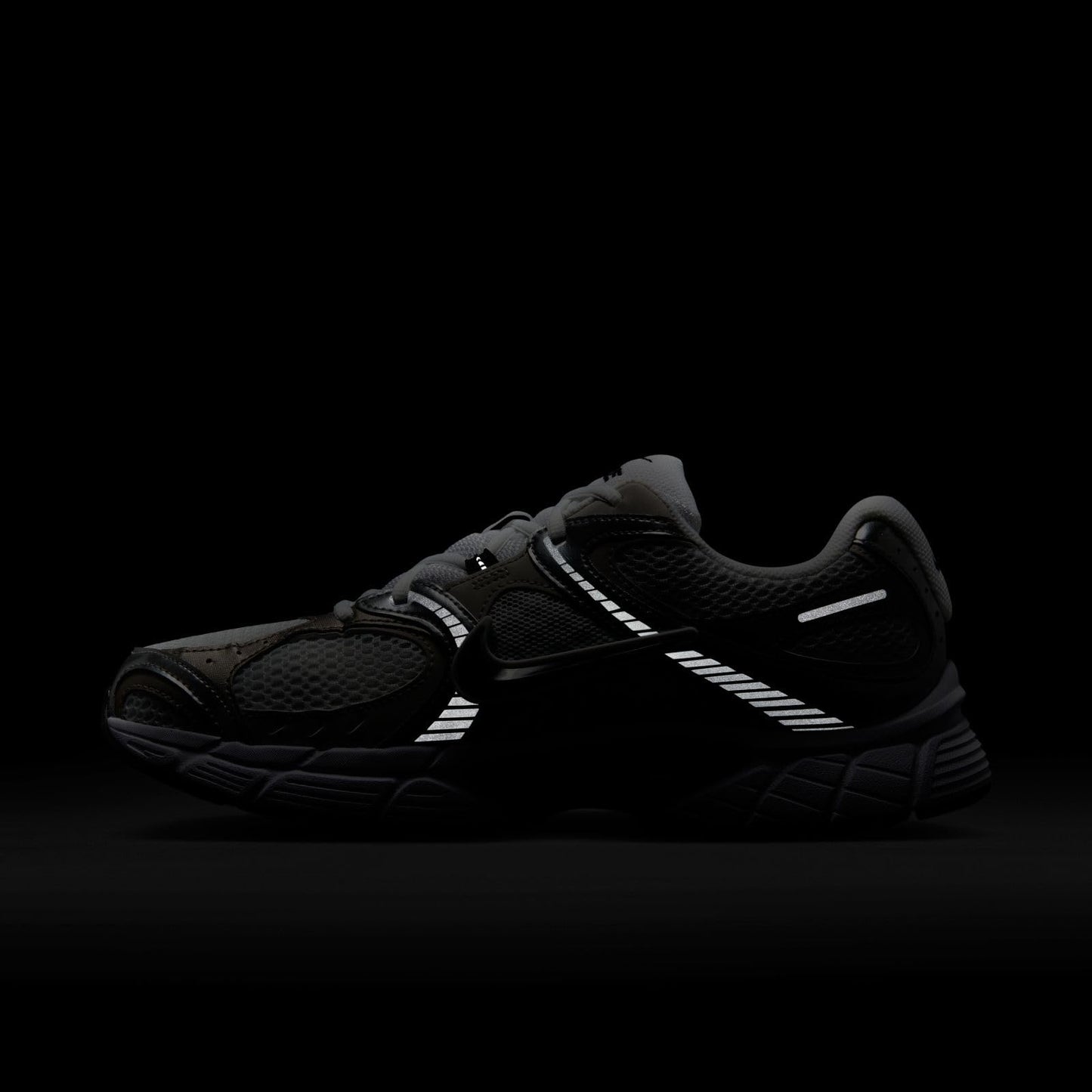 Nike Men's V5 RNR Black/Black/Anthracite 10 Medium