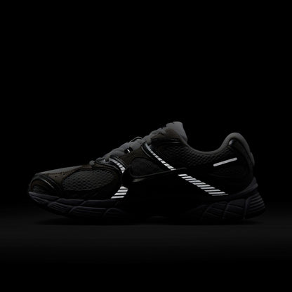 Nike Men's V5 RNR Black/Black/Anthracite 10 Medium