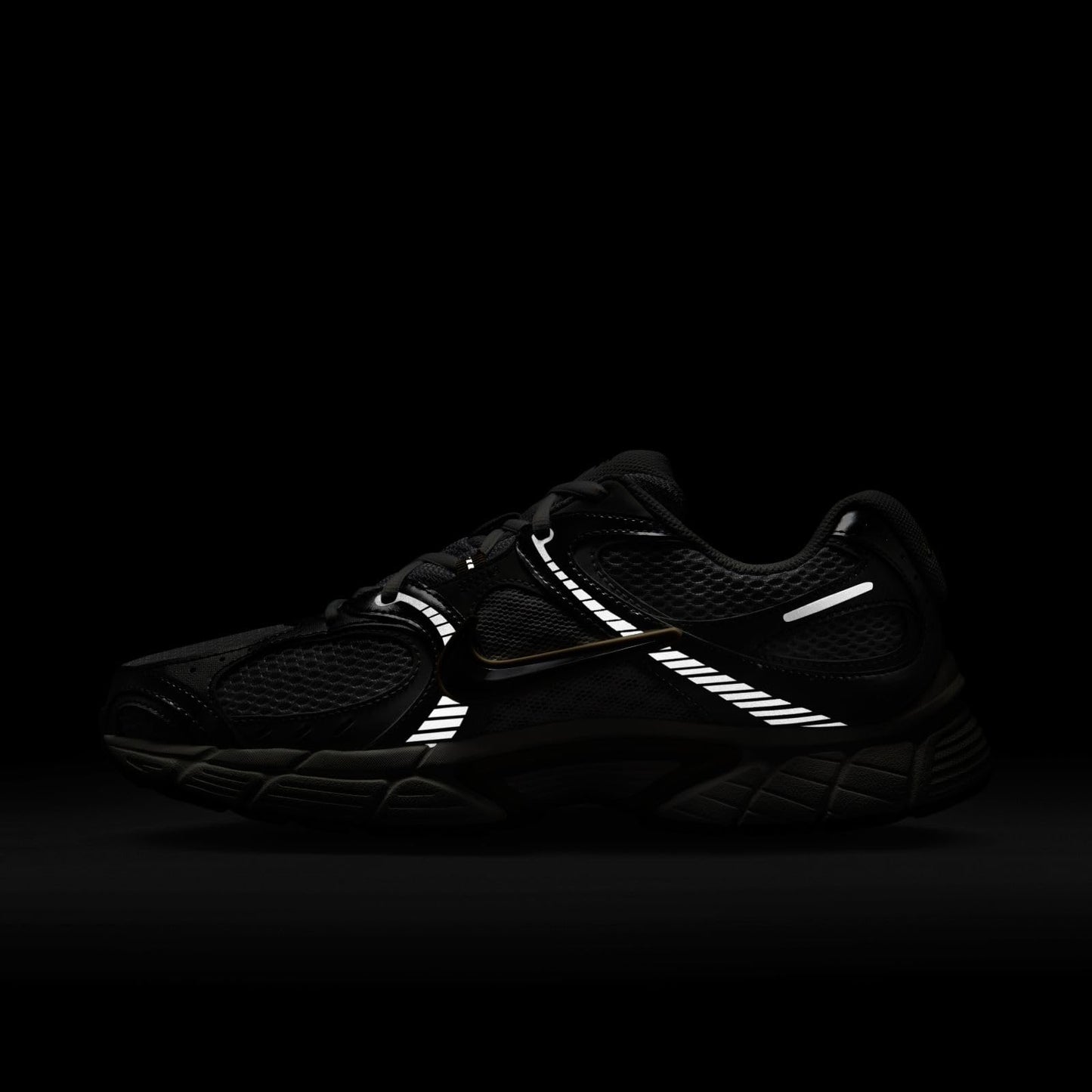 Nike Men's V5 RNR Black/Black/Anthracite 10 Medium