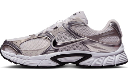 Nike Men's V5 RNR Black/Black/Anthracite 10 Medium