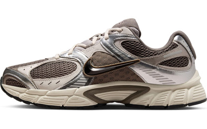 Nike Men's V5 RNR Black/Black/Anthracite 10 Medium