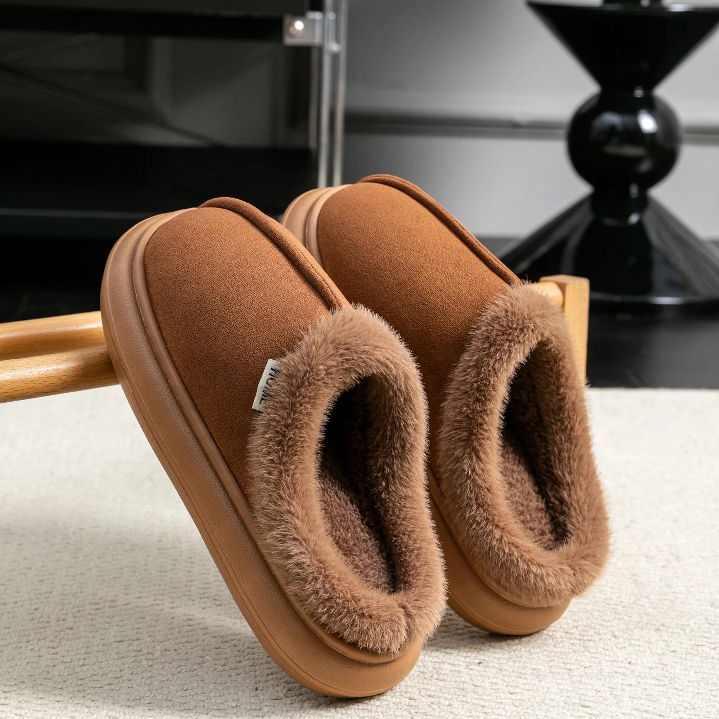 Men's Warm Non-Slip Slippers, Plush Fleece Lined Fuzzy House Shoes with Thick Sole for Indoor Home Use in Fall/Winter