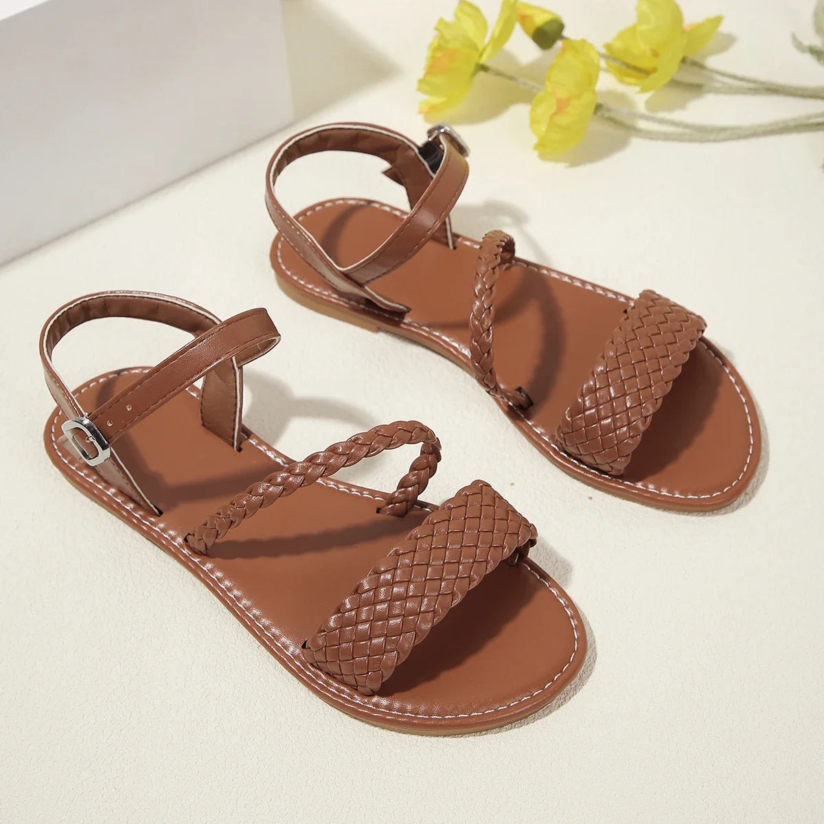 Women's Casual Flat Sandals Braided Design